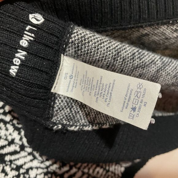 Lululemon Herringbone Divinity Poncho Shawl Sweater Tencel Cashmere Blend O/S - Picture 5 of 7